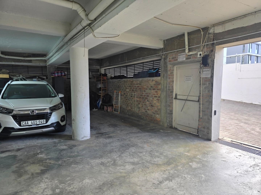 To Let 2 Bedroom Property for Rent in Vredehoek Western Cape